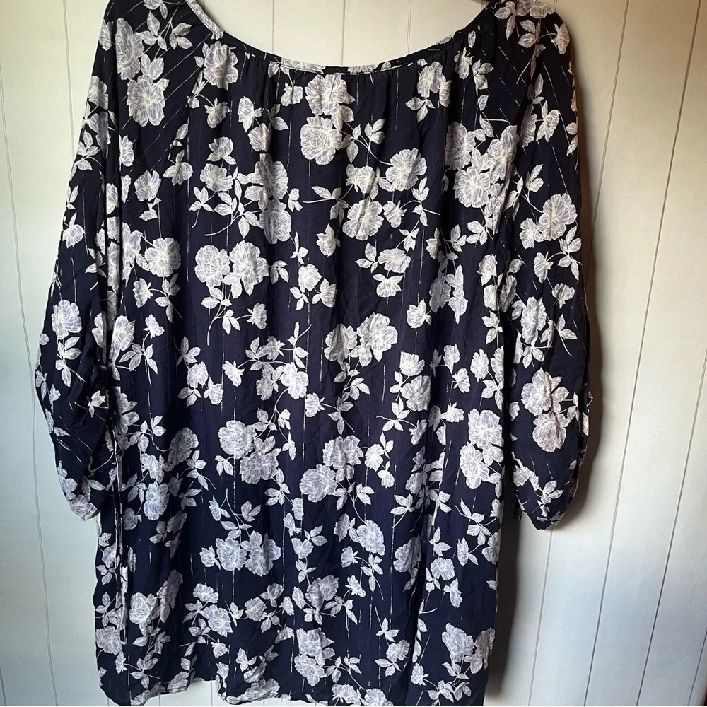 Navy and White Floral Silver Metallic Blouse - Picture 5 of 6